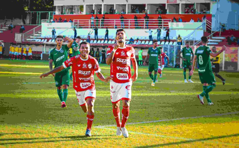 VILA NOVA: Atual vice-campeão goiano. Foi campeão da Série C de 2020 e conquistou o acesso.