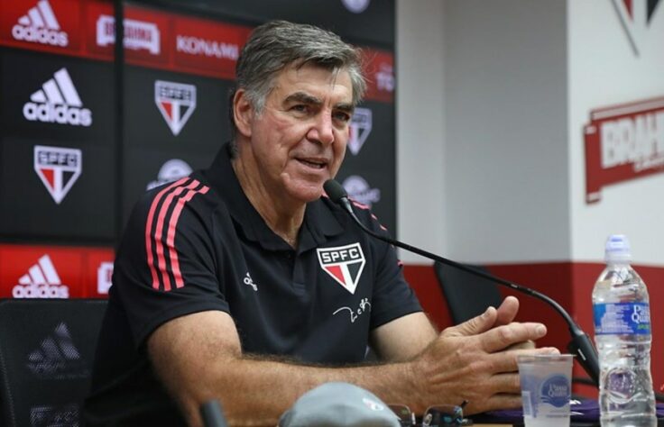 ÍDOLOS VOLTANDO - Além de Muricy Ramalho, Casares trouxe nomes importantes da história do São Paulo, como o ex-goleiro Zetti, que será coordenador de goleiros na base do Tricolor.