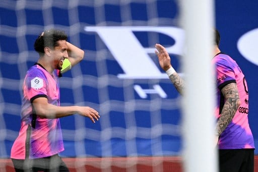 MANDOU BEM - Marquinhos fez o gol que garantiu a vitória do PSG e manter o time vivo na briga pela Ligue 1