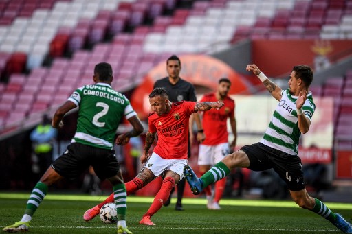 Everton chegou ao Benfica como destaque, mas não tem sequência na equipe. Embora o clube português não exponha interesse claro em negociar o jogador, o atleta tem interesse em voltar ao Brasil para ter mais chances e buscar uma vaga na Seleção. O Flamengo é o principal interessado.