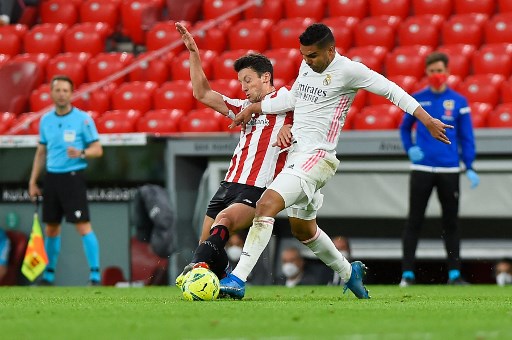 MANDOU BEM - Casemiro foi bem no momento defensivo, mandou uma bola na trave de cabeça e deu assistência para Nacho marcar o gol da vitória do Real Madrid sobre o Bilbao