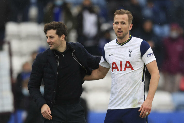 A equipe dos Spurs está sem um treinador definitivo desde que demitiu José Mourinho, no final do mês de abril. Desde então, Ryan Mason comanda o time interinamente.