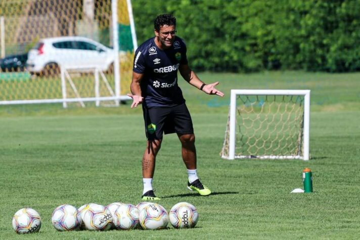 De maneira surpreendente, o Cuiabá anunciou a saída do técnico Alberto Valentim após o empate com o Juventude, por 2 a 2, na abertura do Brasileirão. Dessa forma, Valentim se tornou o primeiro comandante a ser demitido nesta edição da competição. Relembre casos parecidos.