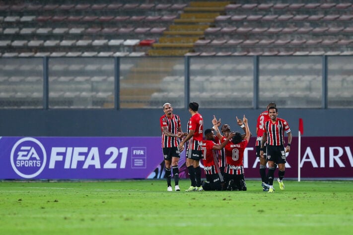 Com Crespo, o São Paulo atingiu um total de oito vitórias seguidas. Desde 2012 o time não chegava a nem mesmo sete vitórias em sequência.
