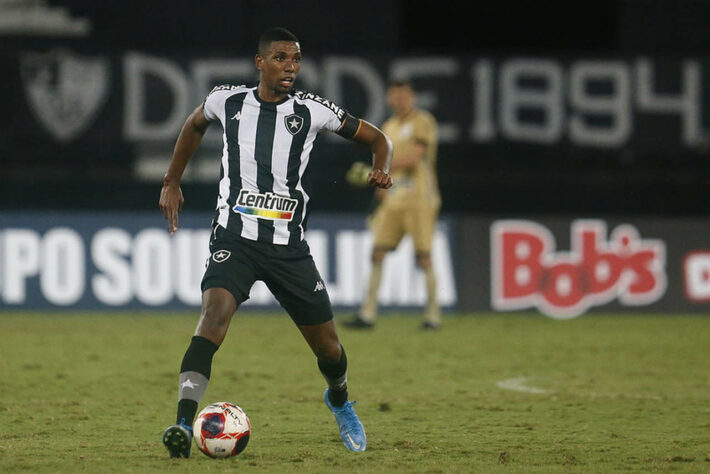 11º - Kanu - Time: Botafogo - Posição: Zagueiro - Idade: 24 anos - Valor segundo o Transfermarkt: 1,5 milhão de euros (aproximadamente R$ 9,27 milhões)