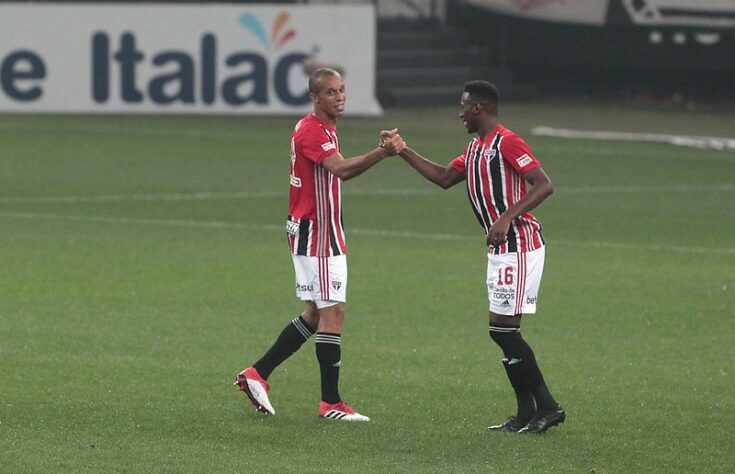 Miranda - 1 gol: capitão do São Paulo, marcou no empate por 2 a 2 contra o Corinthians, em Itaquera.