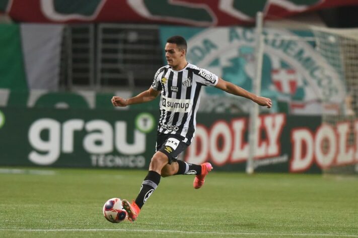 KAIKY- Santos (C$ 2,45) Atuando em casa contra um Atlético-GO que não venceu as quatro últimas rodadas, tem chancede SG. O Peixe não sofreu gol em três das últimas quatro partidas na Vila Belmiro.
