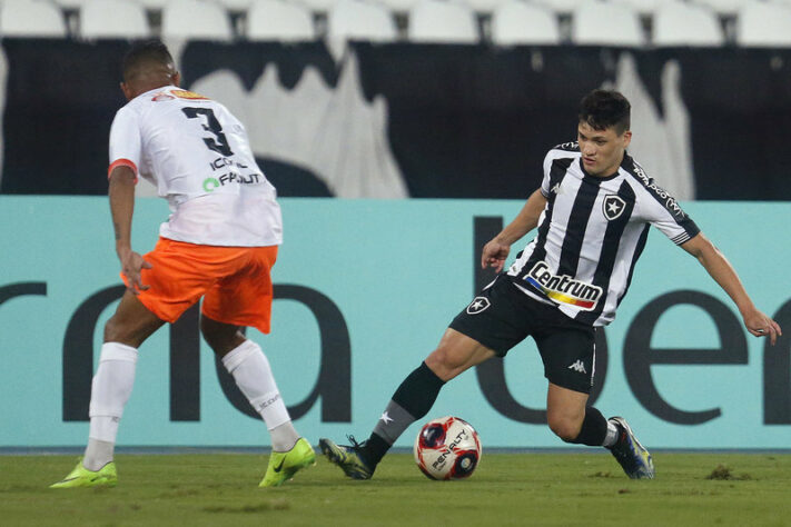 Nova Iguaçu - Sobe: O goleiro Luís Henrique se destacou em um lance em que Marco Antônio deixou Ronald em condições de finalizar / Desce: O time se limitou a defender com uma linha baixa e segurar o resultado. A estratégia funcionou, mas a equipe poderia tentar alguns contra-ataques para matar a partida. 