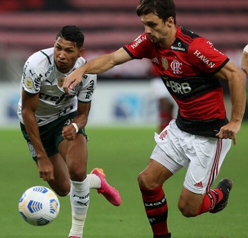 O Palmeiras perdeu para o Flamengo por 1 a 0 em sua estréia pelo Brasileirão 2021, neste domingo, no Maracanã. O goleiro Weverton, com boas defesas, e Rony, foram os melhores do revés alviverde no Rio de Janeiro. Confira as notas do Verdão no LANCE! (por Nosso Palestra)