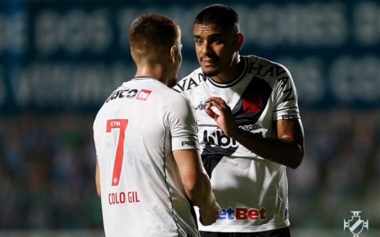 22º -  Vasco 3x2 Atlético-MG - Campeonato Brasileiro 2020. Em uma boa trama do ataque vascaíno, Léo Matos escorou de cabeça e Cano chutou forte para marcar.