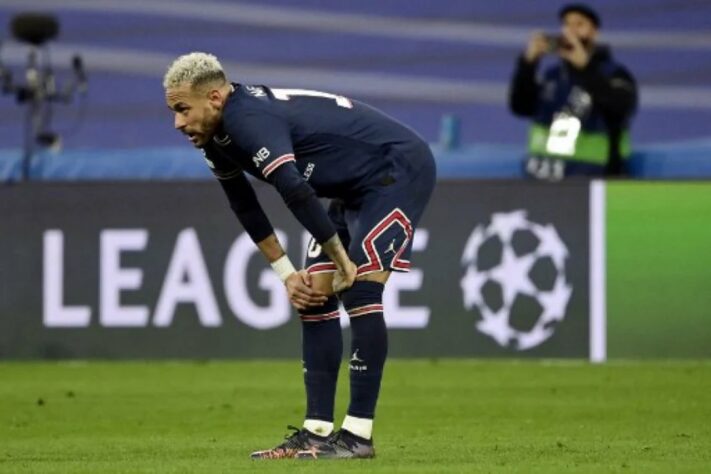 DESTAQUE POSITIVO: Neymar (PSG - França) - Apesar de vaiado pelos torcedores, Neymar voltou a marcar gol com a camisa do PSG. A equipe venceu o Bordeaux por 3 a 0.