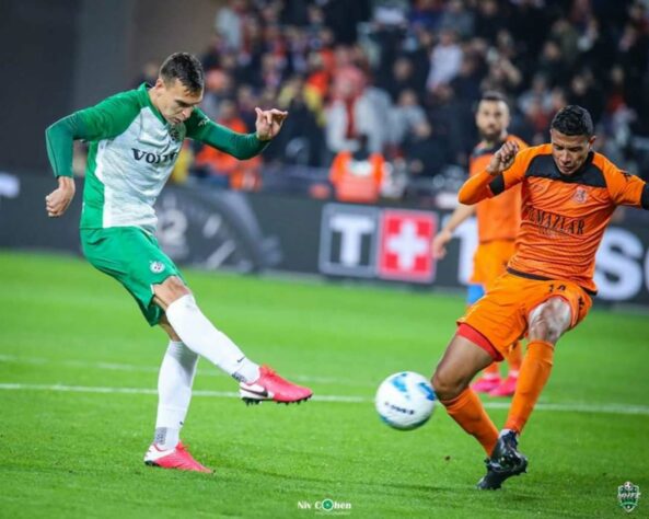 ESQUENTOU - Destaque do do Bnei Yehuda e com uma grande história no futebol de Israel, o zagueiro brasileiro Allyson decidiu junto com seus empresários, Paulo Affonso e Zé Martinez, da GR Sport, atuar no futebol brasileiro após o fim do seu contrato no clube. Segundo o jogador, muitas oportunidades estão surgindo no Brasil e isso o tem deixado motivado.