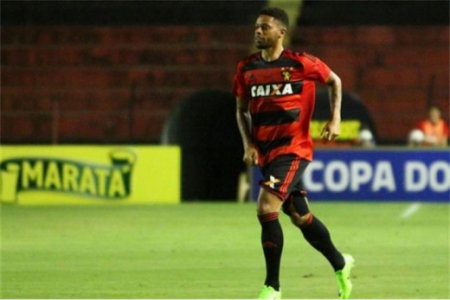 FECHADO - O centroavante André está de volta ao Sport. O anúncio da contratação foi feito pelo clube nas redes sociais com direito a um depoimento do próprio jogador.