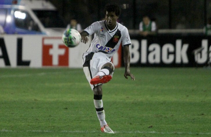 Alan Cardoso (2016) - 10 jogos e nenhum gol - Revelado pelo Vasco, o jovem deixou o clube e foi para o Santos, treinado na época por Jorge Sampaoli. Atualmente, defende as cores do Santa Cruz, que está na série C do Campeonato Brasileiro. 