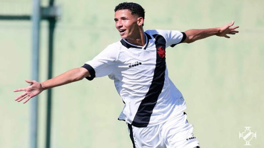 Artur Sales - O atacante tem 18 anos, quatro partidas como profissional, mas ainda pode atuar pelas categorias de base. Outros são Andrey Santos, João Pedro Galvão e Caio Eduardo.