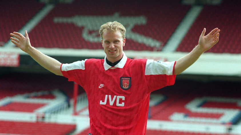 Dennis Bergkamp: Escolhido pelo voto popular para entrar no Hall da Fama. Clube na Premier League - Arsenal. Posição - Atacante