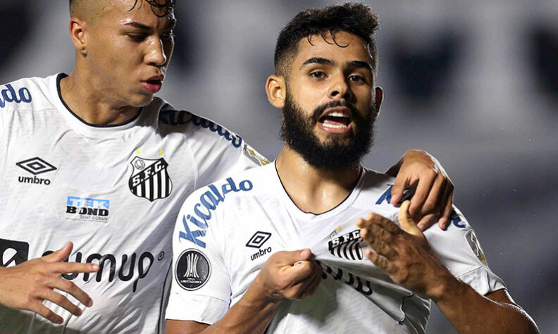 O lateral Felipe Jonatan, que faz uma temporada irregular, voltou a jogar bem e decidiu o jogo contra o Boca Juniors, marcando um golaço para o Peixe, que venceu por 1 a 0. Com o resultado, o Santos pulou para a 2ª colocação do seu grupo, passando o time argentino na Libertadores. Confira as notas dos jogadores santistas no LANCE! (por Diário do Peixe)