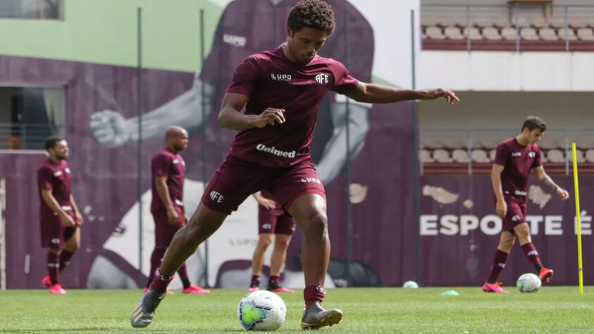 Bruno Mezenga: 32 anos – atacante – Ferroviária - 8 gols em 11 jogos no Campeonato Paulista
