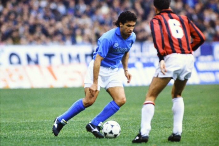 Careca: Brilhou com a camisa do Napoli. Careca conquistou título da Liga Europa, na edição 1988/1989 - fez gol nos dois jogos da final -, mas não teve sucesso na principal competição europeia.