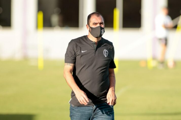 Danilo - meia-atacante - 42 anos - aposentado, foi contratado como técnico do time sub-23 do Corinthians sub-23 neste ano.