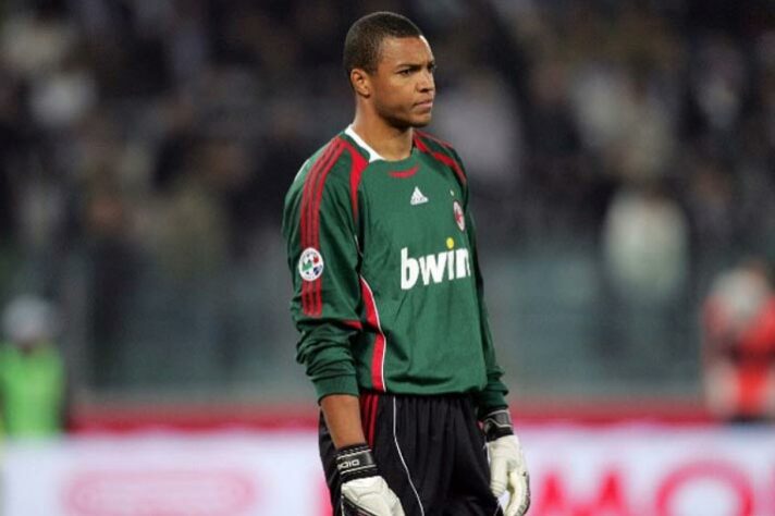 Quando era goleiro do Milan, Dida também levantou a taça duas vezes.