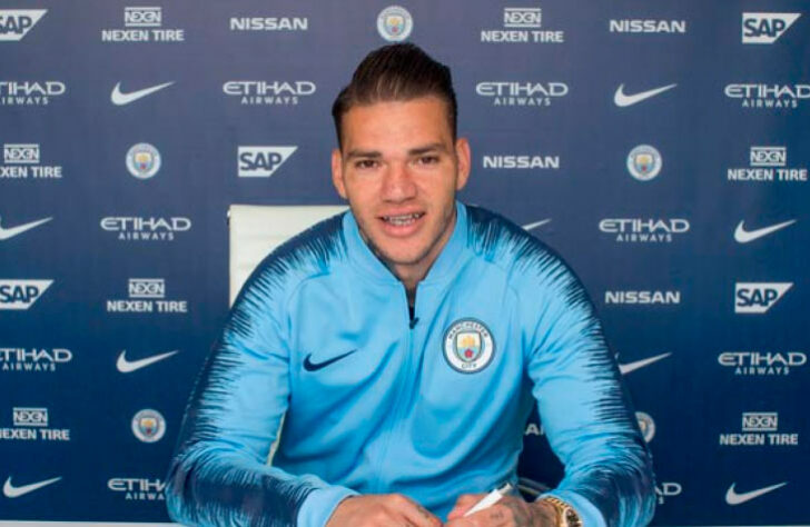 12º lugar: Ederson - Goleiro - Brasil - Manchester City - Valor segundo o Transfermarkt: 50 milhões de euros (aproximadamente R$ 299,29 milhões)