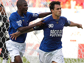 2009 - Cruzeiro 2 x 0 Flamengo - Mineirão, Belo Horizonte (MG) - Escalação: Bruno; Airton (Erick Flores), Welinton e Ronaldo Angelim; Léo Moura, Willians (Everton Silva), Kleberson, Ibson e Juan; Everton e Emerson (Josiel). Técnico: Cuca