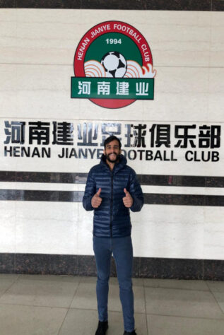 Henrique Dourado - Atacante - 31 anos - Time: Henan Songshan Longmen - Contrato ate: 31/12/2023