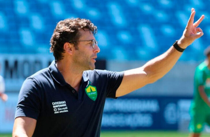 FECHADO - De maneira surpreendente, o Cuiabá anunciou a saída do técnico Alberto Valentim após o empate com o Juventude, por 2 a 2, na abertura do Brasileirão. Agora, com a nova regra do Brasileirão, o Cuiabá tem direito a ter apenas mais um técnico.