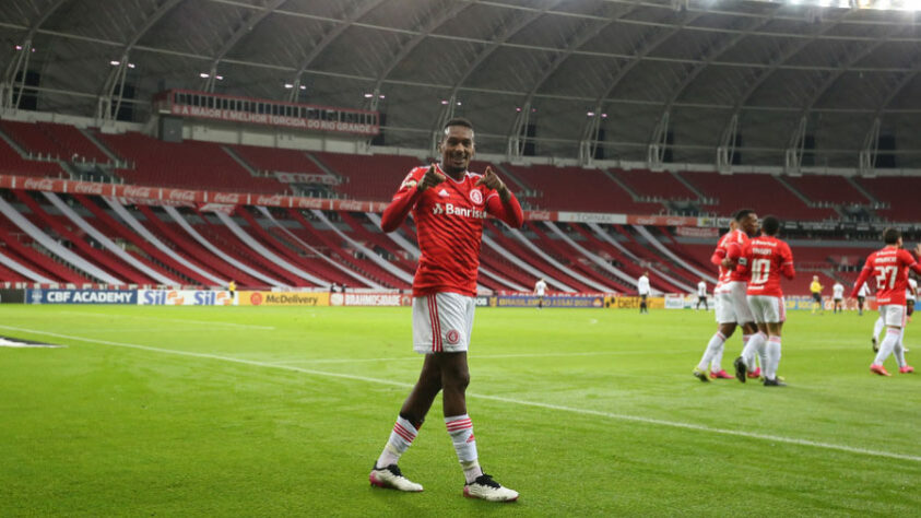 15º colocado – Internacional (11 pontos) – 11 jogos / 0.15% de chances de título; 6% para vaga na Libertadores (G6); 30% de chances de rebaixamento.