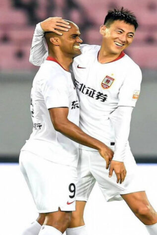 Júnior Negrão - Atacante - 34 anos - Time: Changchun Yatai - Contrato ate: 31/12/2022