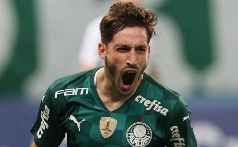 Matías Viña - Lateral-Esquerdo - Uruguai - 23 anos - Time: Palmeiras - Contrato até: 31/12/2024 - Valor de mercado segundo o site Transfermarkt: 4 milhões de euros (aproximadamente R$ 23,42 milhões) - Fase: Dono da lateral-esquerda na seleção uruguaia, Viña é também peça importante no sistema defensivo do Palmeiras.