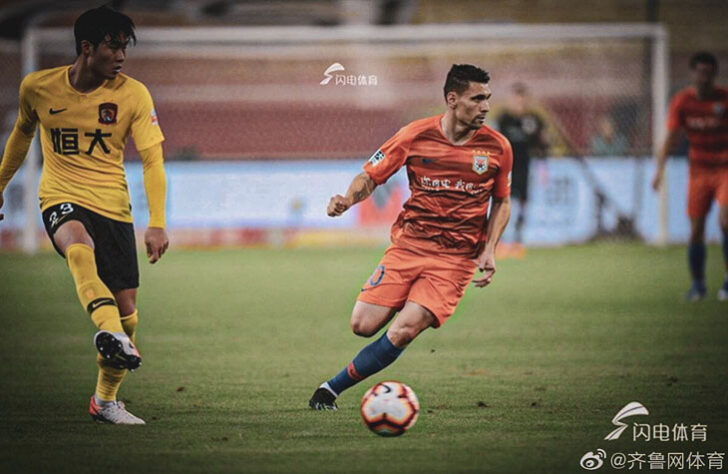 Moisés - Volante - 33 anos - Time: Shandong Luneng Taishan - Contrato ate: 21/07/2022