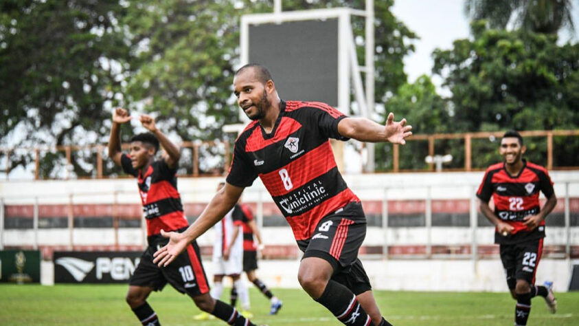 Olavio: 27 anos – meio-campo – Atlético Cearense – 12 gols em 11 jogos no Campeonato Cearense