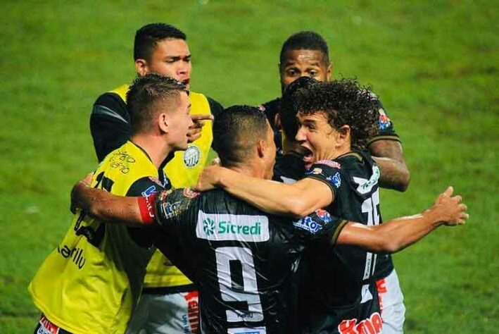 Operário: Sobe – Simão foi o destaque positivo do Operário em campo. Fez várias defesas que garantiram a segunda vitória seguida do Fantasma na Série B. / Desce – O time de Ponta Grossa pouco produziu no segundo tempo e, assim, poderia ter perdido a vantagem que construiu na etapa inicial.