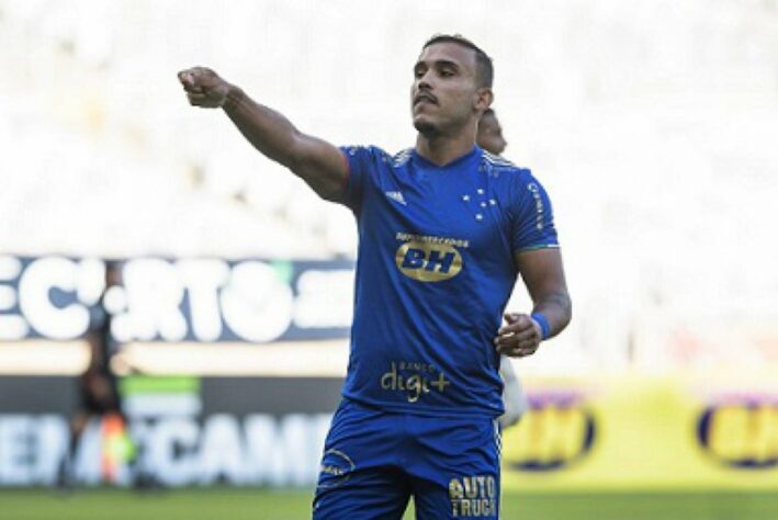 FECHADO - Fora dos planos do Cruzeiro , o atacante William Pottker terá sua saída confirmada do clube rumo aos Emirados Árabes. O jogador será emprestado pelo Cruzeiro ao Al-Wasl por uma temporada. a Raposa receberá uma compensação financeira.