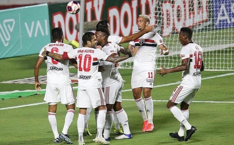 Jogo 6: São Paulo 1 x 0 Red Bull Bragantino (Morumbi - 12/04/2021) - Gol do São Paulo: Léo Ortiz (contra) (1 x 0)