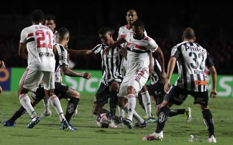 Jogo 3: São Paulo 4 x 0 Santos (Morumbi - 06/03/2021) - Gols do São Paulo: Gabriel Sara (1 x 0), Luan Peres (CONTRA) (2 X 0), Pablo (3 x 0) e Tchê Tchê (4 x 0)