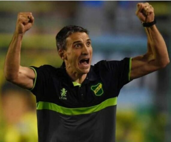 FECHADO - A sexta-feira será de muita expectativa na torcida do Fortaleza, já que o técnico Juan Pablo Vojvoda irá desembarcar na capital cearense para iniciar a sua passagem pelo Tricolor. Após o sucesso no comando da Unión La Calera, a expectativa é que ele possa ter sucesso em solo brasileiro e recoloque o Leão no caminho das vitórias.  O acordo de Juan Pablo Vojvoda com o Fortaleza é válido até dezembro e a ansiedade é muito grande dentro do clube.