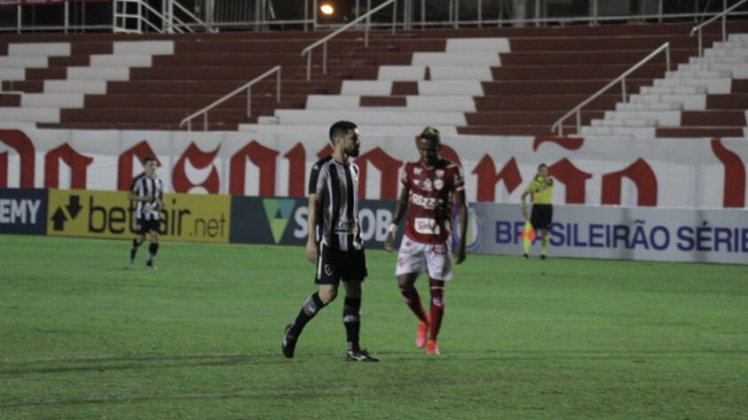 Nesta sexta-feira, o Botafogo estreou na Série B contra o Vila Nova, no Estádio Onésio Brasileiro Alvarenga, em Goiânia. A partida terminou empatada em 1 a 1, e os gols foram marcados por Willian Formiga, para o Tigre, e Rafael Navarro, para o Glorioso. Veja as notas a seguir: 
