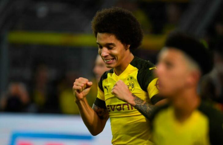 ESQUENTOU - A Juventus negocia com o Borussia Dortmund para contratar o volante Axel Witsel na próxima janela europeia, de acordo com a "Sky Sports".