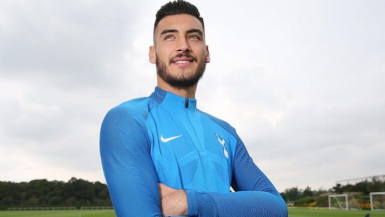 FECHADO - Através de seus canais oficiais, o Tottenham publicou nota informando que o arqueiro Paulo Gazzaniga não é mais atleta dos Spurs. O vínculo com o jogador chega ao fim após o mesmo, na última temporada, ter sido emprestado para o Elche, da Espanha, em busca de mais oportunidades.