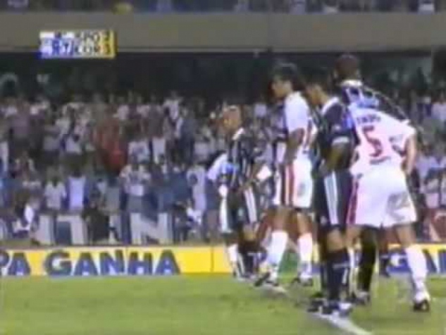 São Paulo x Corinthians - 1999: na semifinal do estadual daquele ano, o Tricolor saiu nas semis para o Corinthians. Foi goleado por 4 a 0 na ida e empatou a volta em 1 a 1. 