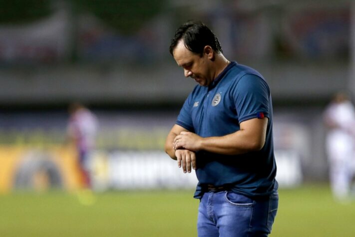 Dado Cavalcanti fechou a sua saída do Bahia após série de resultados negativos e assim o Tricolor de Aço já procura um substituto para o comando da equipe. Você sabe quais são os técnicos atuais dos 20 clubes que estão disputando o Brasileirão? Confira!  