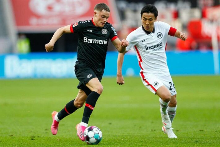 Eintracht Frankfurt e Bayer Leverkusen também já estão definidos na Liga Europa. A briga por vaga na Conference League, porém, segue em aberto. Neste momento, o Union Berlin, em sétimo, briga com Borussia Mönchengladbach, Stuttgart e Freiburg.