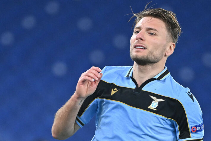 FECHADO - Artilheiro da Lazio há algumas temporadas, Ciro Immobile renovou o seu contrato com o clube até 2026, sendo considerado a principal peça do time.