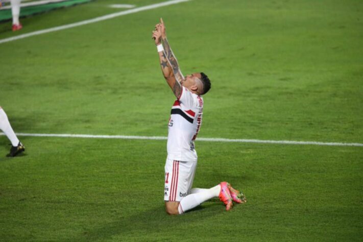 Nessas duas lesões que sofreu, Luciano desfalcou o São Paulo em seis partidas até o momento. Ele deve ser desfalque contra o Corinthians, nesta quarta-feira.