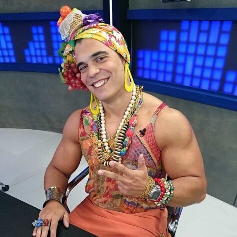 Em 2014, Maurício Borges, conhecido como Mano, teve que participar do programa Fox Sports Rádio vestido de Carmen Miranda, após prometer que faria isso caso o Flamengo não fosse rebaixado para a Série B do Campeonato Brasileiro. 