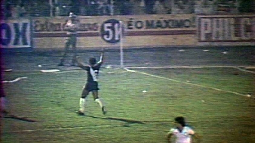 Campeonato Paulista 1981 - São Paulo x Ponte Preta - campeão: São Paulo. Após empate por 1 a 1 na ida, o Tricolor venceu a Macaca por 2 a 0 e sagrou-se campeão paulista.