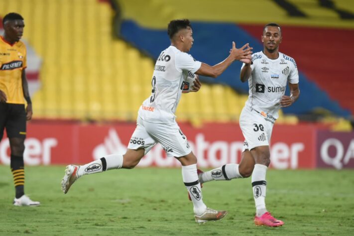 O Santos voltou a mostrar muitos problemas, principalmente na parte de criação e marcação no meio-campo, e perdeu por 3 a 1 para o Barcelona de Guayaquil, na noite desta quarta-feira, no Equador. O resultado eliminou o clube da Copa Libertadores. Confira as notas do Peixe no LANCE! (por Diário do Peixe)